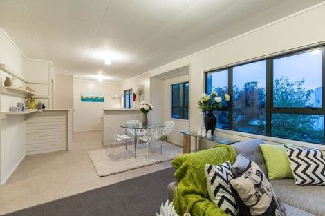 Photo of property in 18 Riserra Drive, Ranui, Auckland, 0612