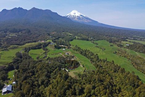 Photo of property in 828 Dover Road, Okato, New Plymouth, 4374