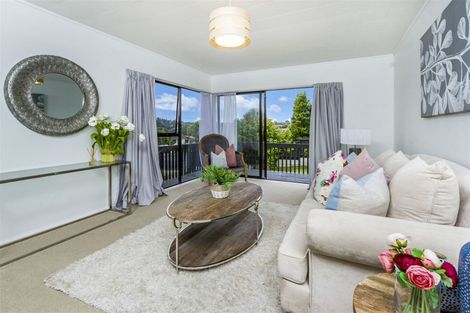 Photo of property in 43 Tamahere Drive, Glenfield, Auckland, 0629