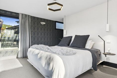 Photo of property in 5 Diamond Lane, Wanaka, 9305