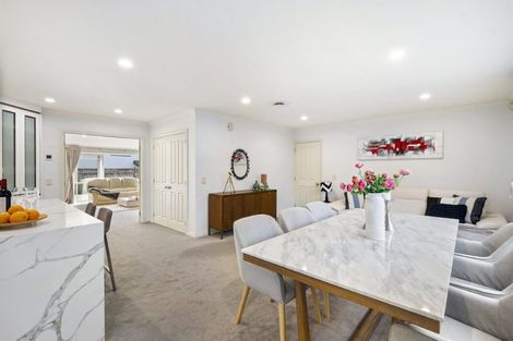 Photo of property in 16 Oakway Drive, Schnapper Rock, Auckland, 0632