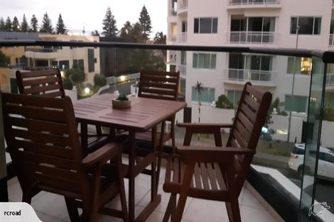 Photo of property in 2/6 Marine Parade, Mount Maunganui, 3116