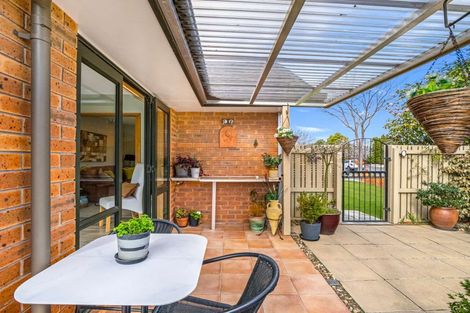 Photo of property in 4 Chesterfield Mews, Russley, Christchurch, 8042