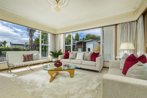 Photo of property in 77 Colwill Road, Massey, Auckland, 0614