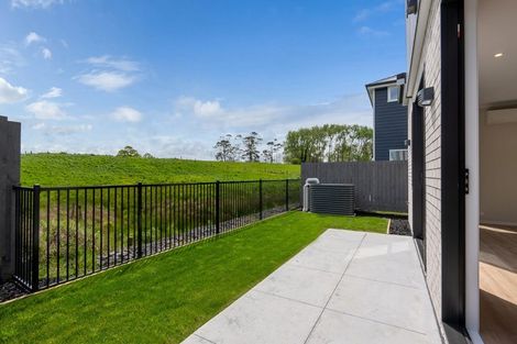 Photo of property in 18 Oyster Drive, Whenuapai, 0618