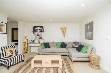 Photo of property in 15 Sovereign Isle Lane, Rototuna, Hamilton, 3210