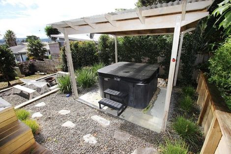 Photo of property in 11 River Road, Red Beach, 0932