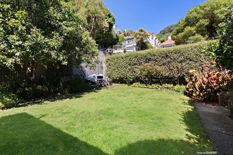 Photo of property in Anscombe Apartments, 212 Oriental Parade, Oriental Bay, Wellington, 6011