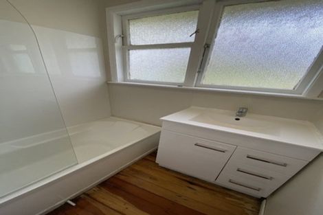 Photo of property in 60 Tremewan Street, Tawa, Wellington, 5028