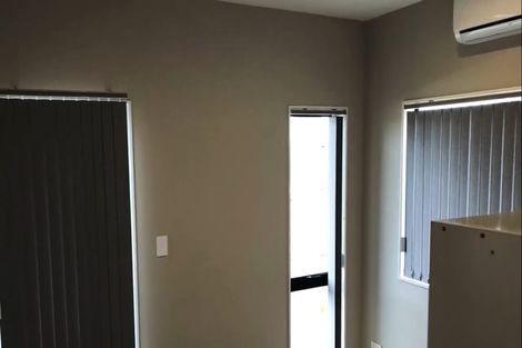 Photo of property in 1 Sapwood Crescent, Takanini, 2110