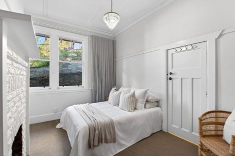 Photo of property in 60 Milton Road, Bluff Hill, Napier, 4110