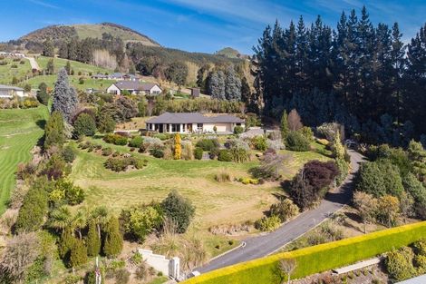 Photo of property in 19 Fairmile Drive, Kinmont Park, Mosgiel, 9024
