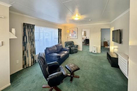 Photo of property in 6 Bethel Court, Milson, Palmerston North, 4414