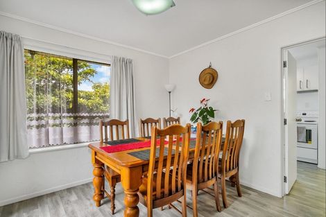 Photo of property in 2 Winsford Street, Manurewa, Auckland, 2102
