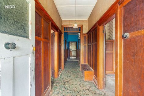 Photo of property in 1 Athol Place, Ravensbourne, Dunedin, 9022