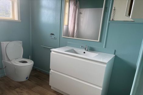 Photo of property in 15 Miller Road, Mangere Bridge, Auckland, 2022