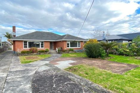 Photo of property in 18 Taikata Road, Te Atatu Peninsula, Auckland, 0610