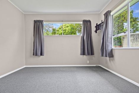 Photo of property in 32 Matthews Road, Wainuiomata, Lower Hutt, 5014