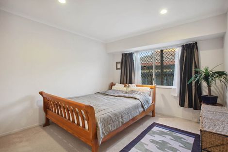 Photo of property in 8 Yarlside Place, Northpark, Auckland, 2013