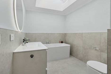 Photo of property in 2 Oakum Road, Whitby, Porirua, 5024