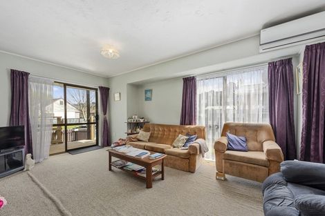 Photo of property in 52f1- Henry Street, Ebdentown, Upper Hutt, 5018
