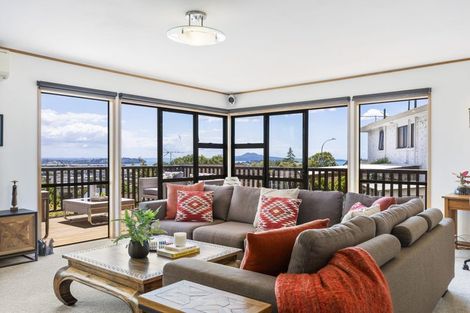 Photo of property in 98 Bleakhouse Road, Howick, Auckland, 2014