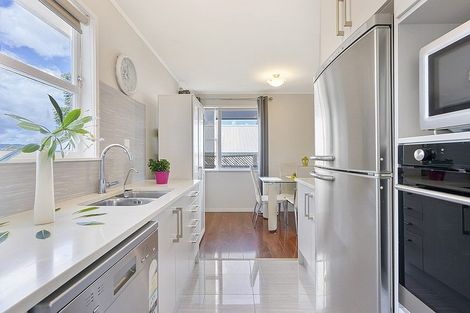 Photo of property in 3/14 Orchid Place, Te Atatu South, Auckland, 0610