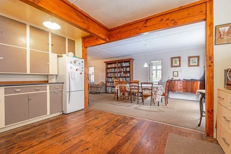 Photo of property in 2 Broadway, Mangaweka, 4797