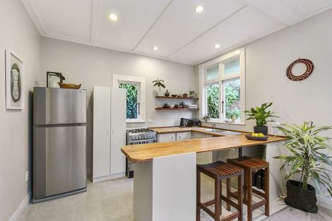 Photo of property in 18 Crieff Street, Northland, Wellington, 6012