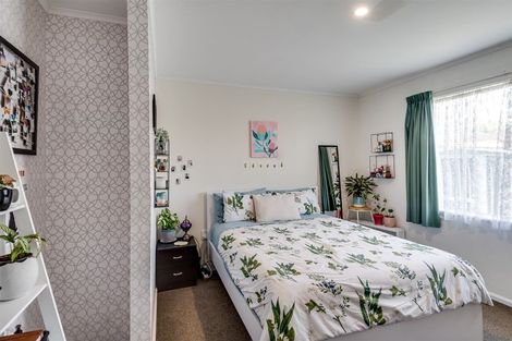 Photo of property in 27 Meeanee Road, Taradale, Napier, 4112