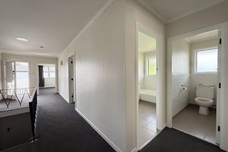 Photo of property in 9 Selwyn Crescent, Forrest Hill, Auckland, 0620