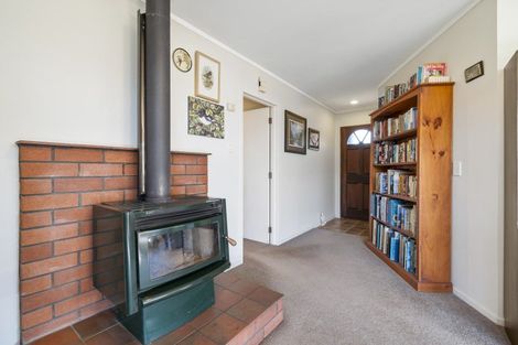 Photo of property in 3 Hau Whiti Place, Kimbolton, 4774