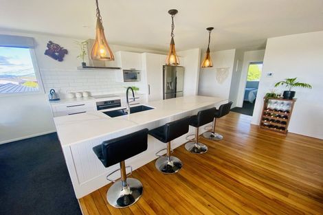 Photo of property in 16 Seaview Road, Ruakaka, 0116