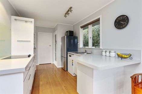 Photo of property in 2 Hughes Terrace, Te Atatu Peninsula, Auckland, 0610