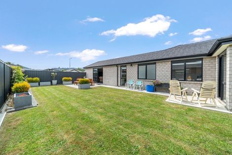 Photo of property in 3 Te Kaeaea Crescent, Wallaceville, Upper Hutt, 5018