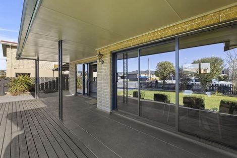 Photo of property in 15 Cross Street, Milton, 9220