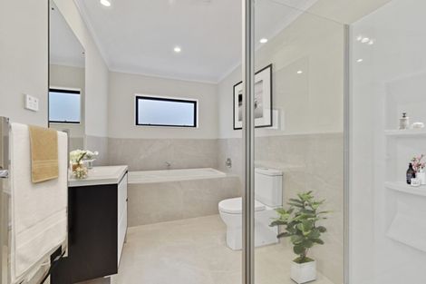 Photo of property in 4 Dragonfly Way, Massey, Auckland, 0614