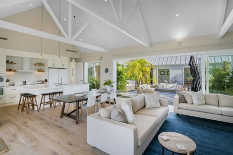 Photo of property in 14 Bay View Terrace, Tairua, 3508