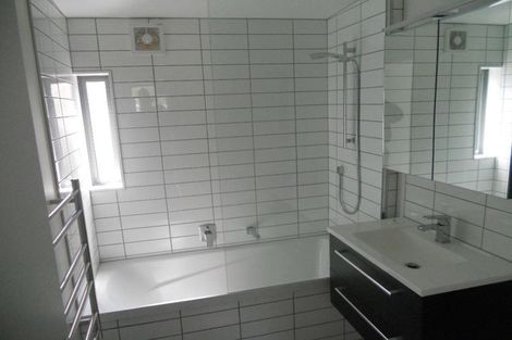 Photo of property in 7u2 Handyside Street, Tawa, Wellington, 5028