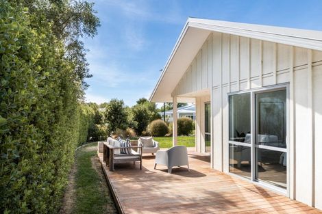Photo of property in 14 Cape Grove, Haumoana, 4180