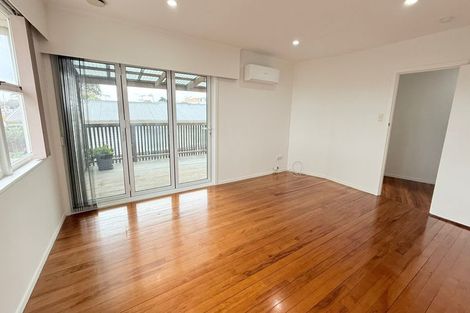 Photo of property in 140 Ti Rakau Drive, Pakuranga, Auckland, 2010
