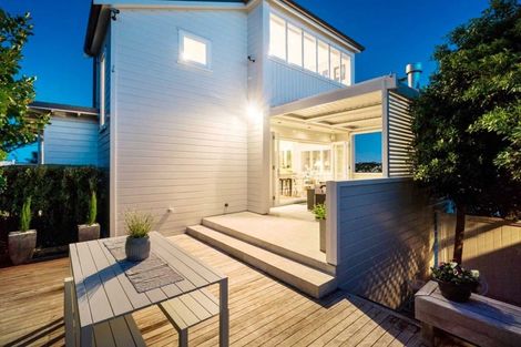 Photo of property in 41 Seaview Avenue, Northcote, Auckland, 0627
