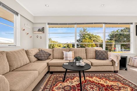 Photo of property in 33 James Mcleod Road, Shelly Beach, South Head, 0874