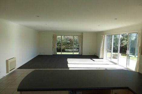 Photo of property in 25 Mataroa Place, Parklands, Christchurch, 8083