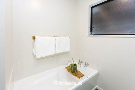 Photo of property in 5 Tulsa Grove, Totara Park, Upper Hutt, 5018