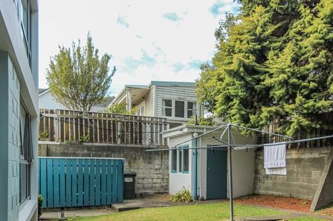 Photo of property in Victoria Court, 11/4u Queen Street, Mount Victoria, Wellington, 6011