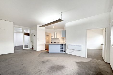 Photo of property in Endeavour Apartments, 19/125u Thorndon Quay, Pipitea, Wellington, 6011