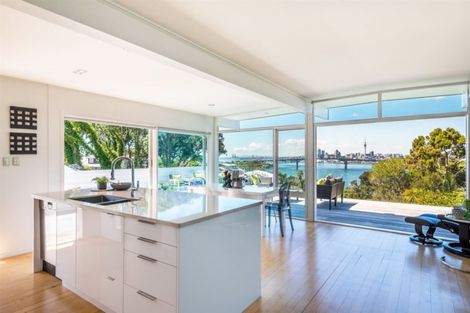 Photo of property in 24 Bridge View Road, Birkenhead, Auckland, 0626