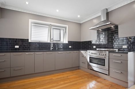 Photo of property in 18a Tiroroa Avenue, Te Atatu South, Auckland, 0610