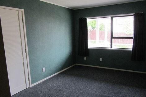 Photo of property in 23 Leiden Place, Totara Vale, Auckland, 0629